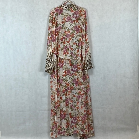SzXL Valerie Stevens Leopard Floral Kimono - Picture 2 of 9